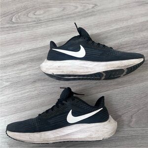 Women’s Nike Pegasus 39 Running Shoes